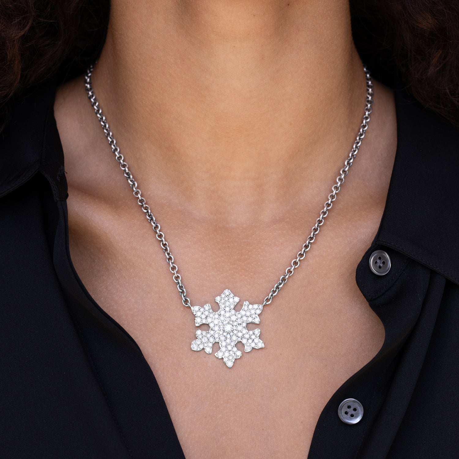 14K White Gold Diamond Snowflake Necklace P10556W-18 | The Jewelry Source |  El Segundo, CA